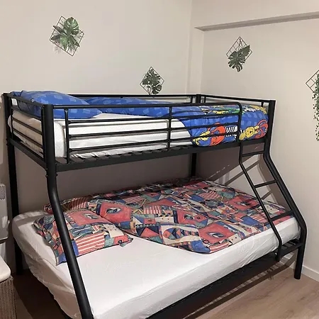 New Bright 180m2 Appartement,100m From The Апартаменты *